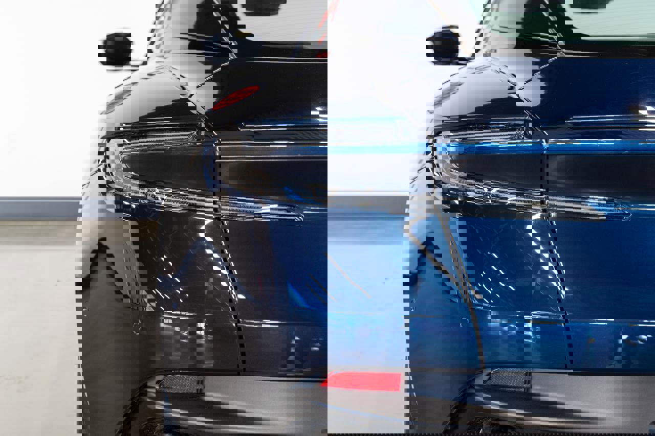 Used 2018 Aston Martin DB11 V12 image 17