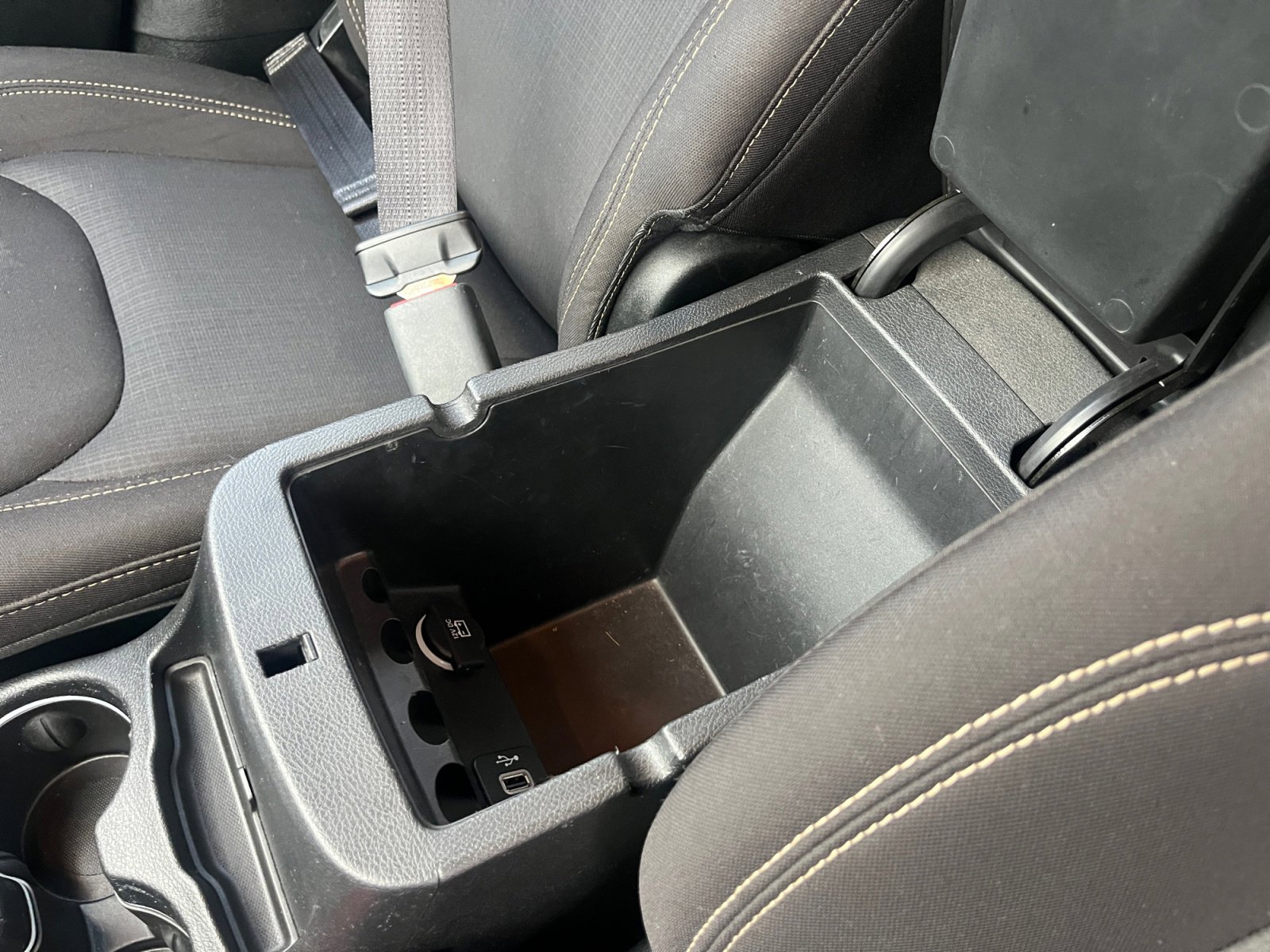 Used 2017 Jeep Cherokee Latitude w/ Safety/Convenience Group image 15