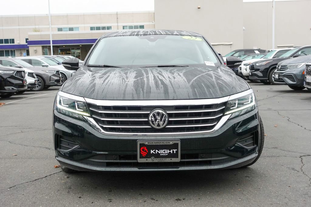 Used 2022 Volkswagen Passat 2.0T image 2