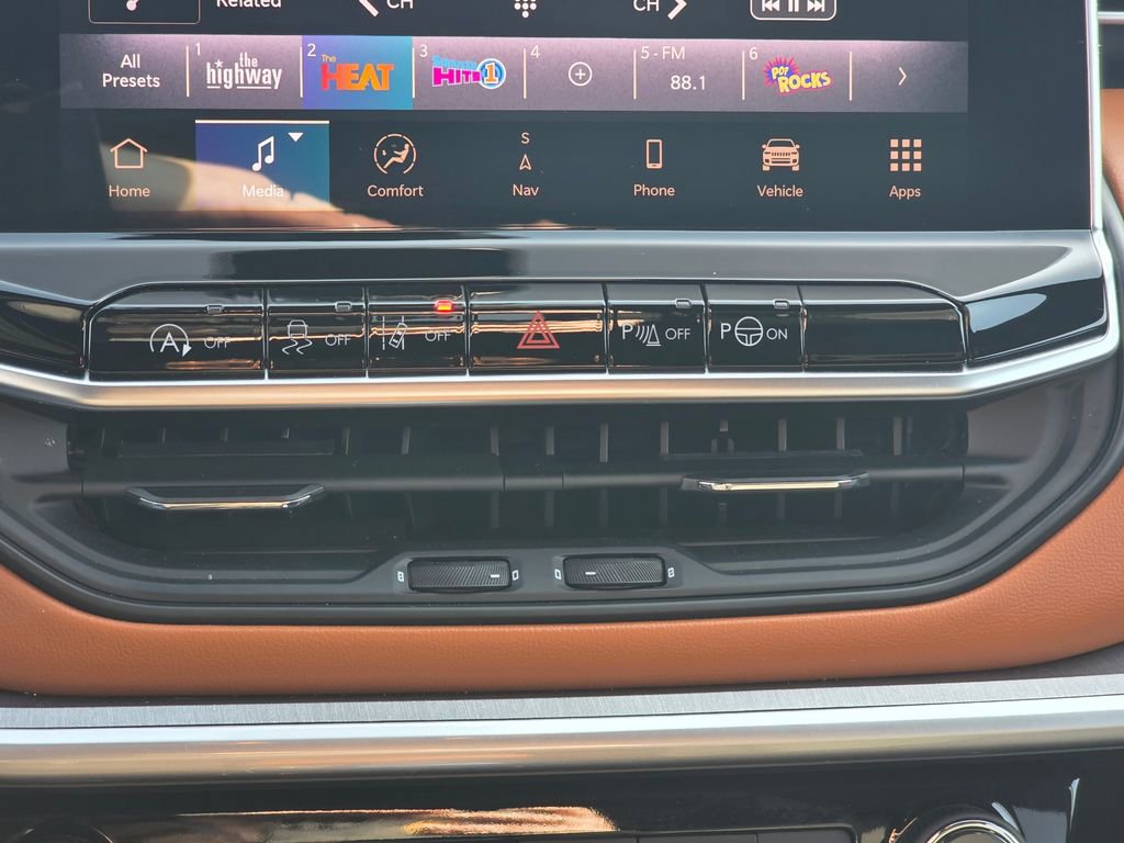 Used 2024 Jeep Compass Limited w/ Elite Group image 23