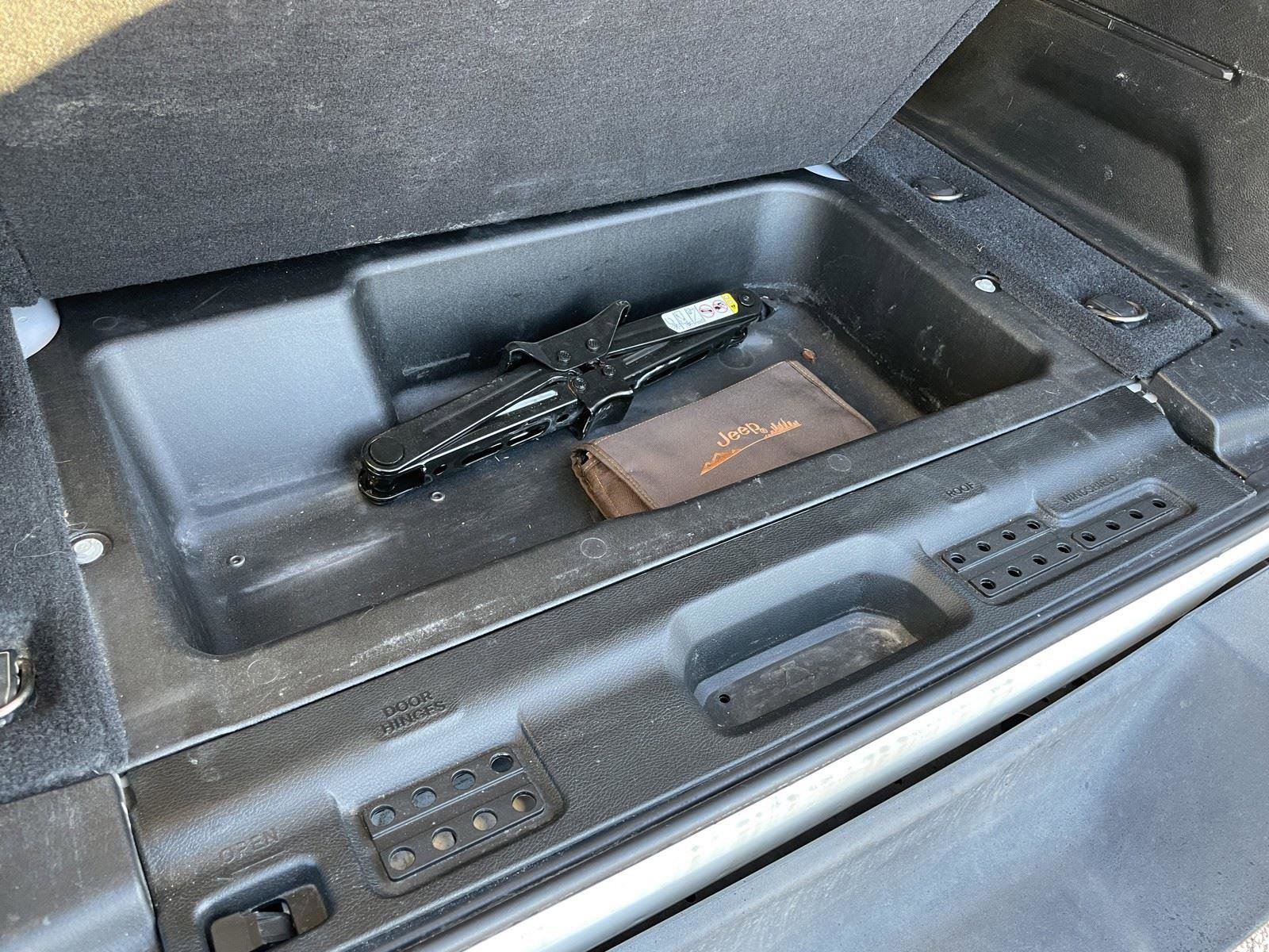 Used 2018 Jeep Wrangler Unlimited Sport S image 37