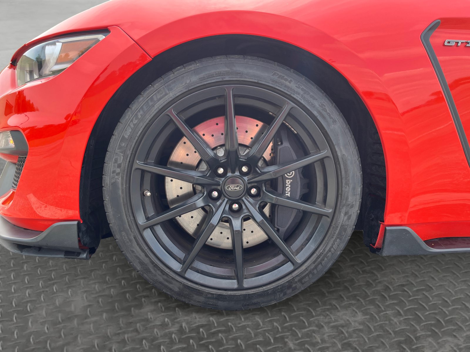 Used 2016 Ford Mustang Shelby GT350 w/ Technology Package RWD image 16