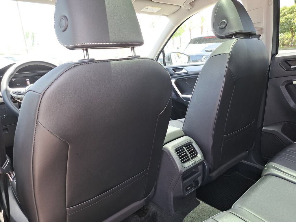 Used 2024 Volkswagen Tiguan SE w/ Panoramic Sunroof Package FWD image 22
