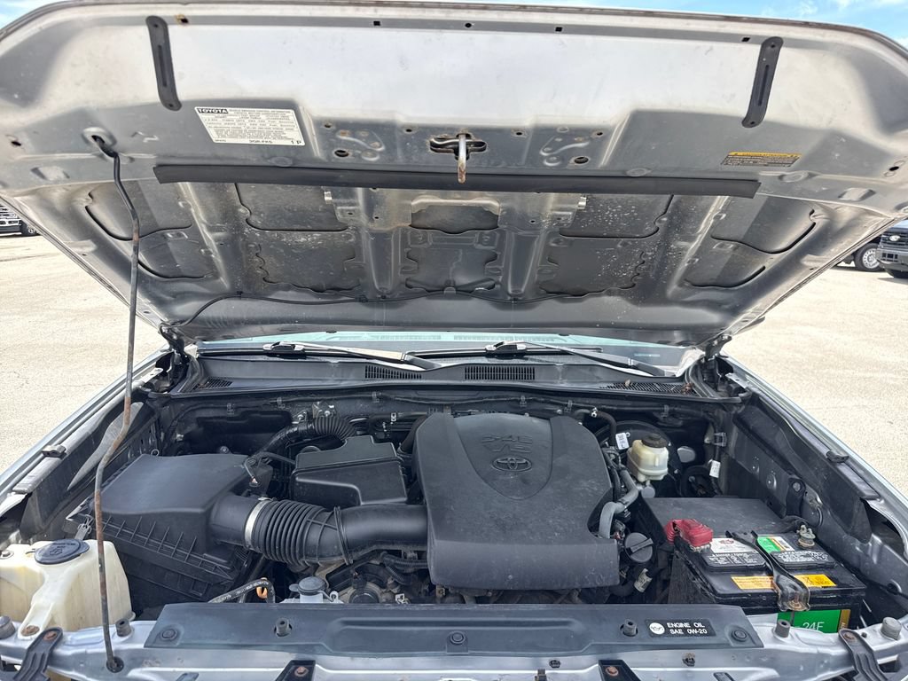 Used 2018 Toyota Tacoma SR5 RWD image 26