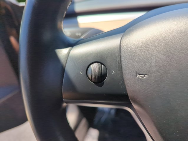 Used 2018 Tesla Model 3 Long Range RWD image 12