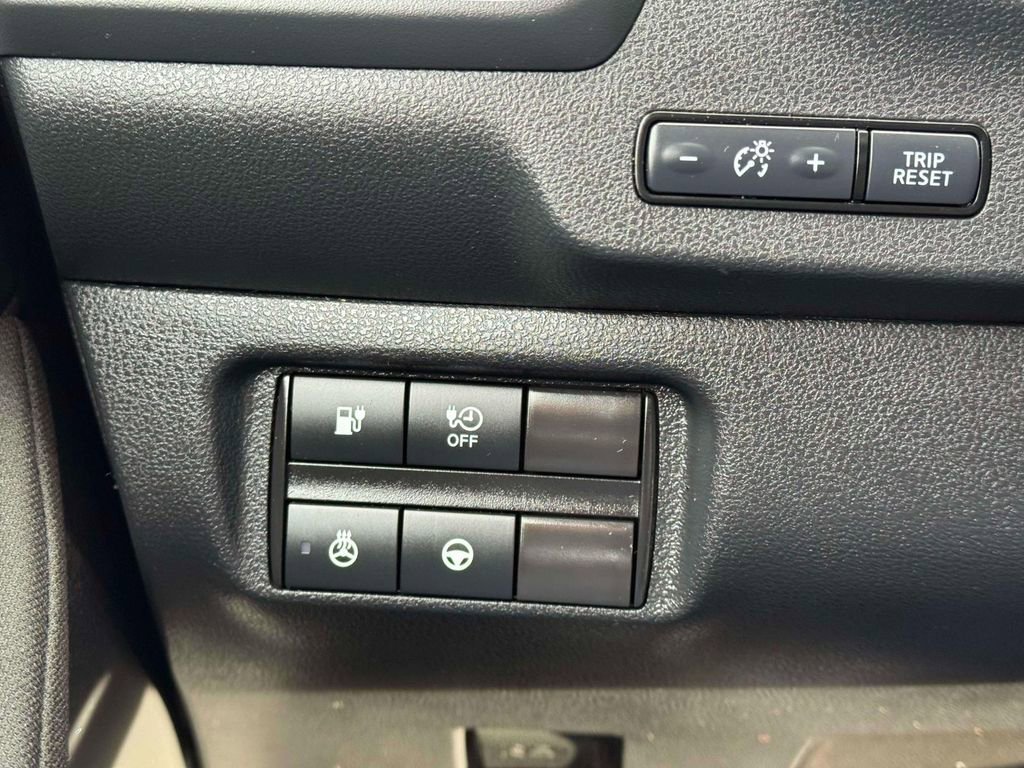 Certified 2025 Nissan Leaf SV Plus image 20