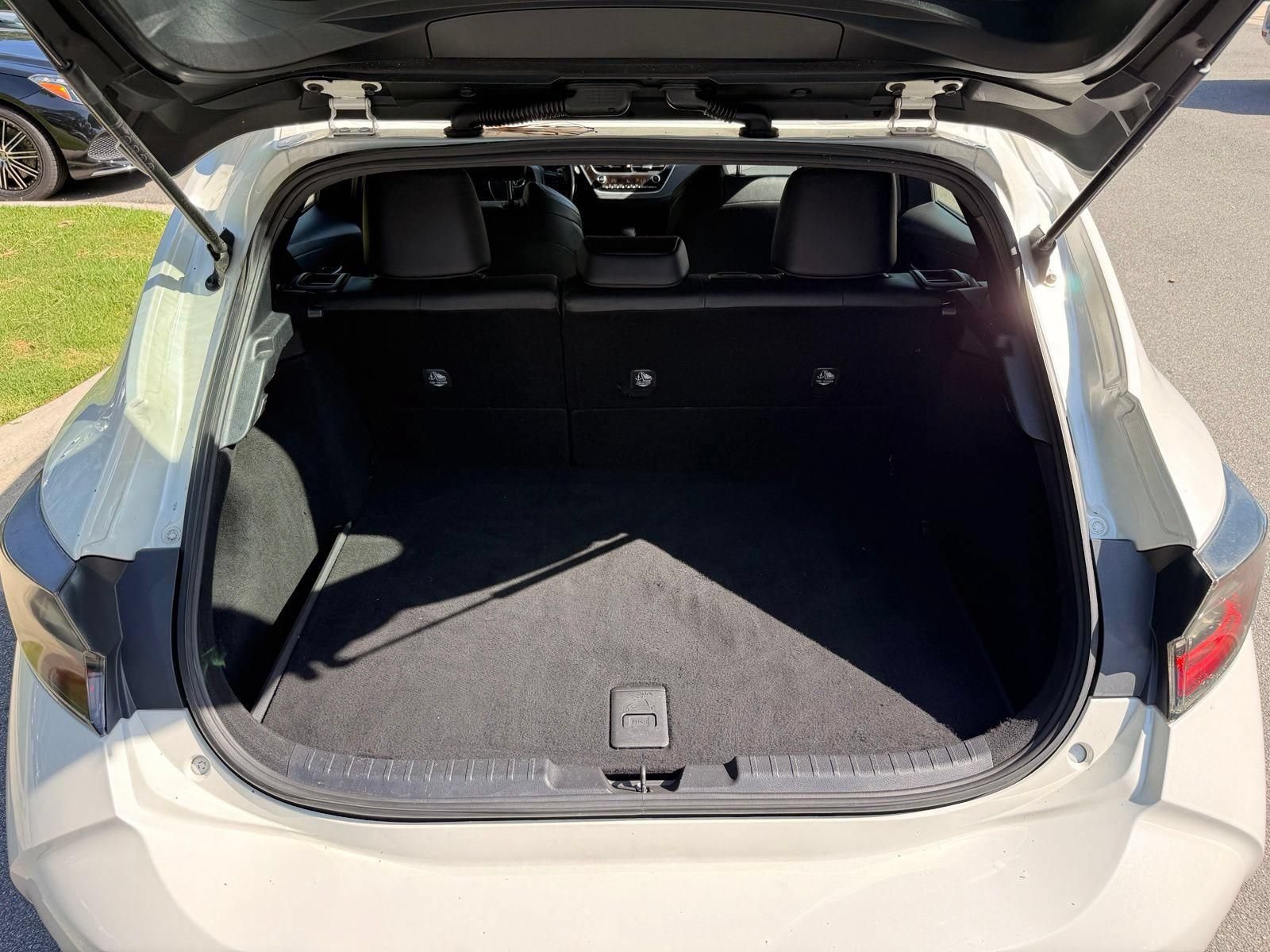 Used 2019 Toyota Corolla XSE FWD image 11