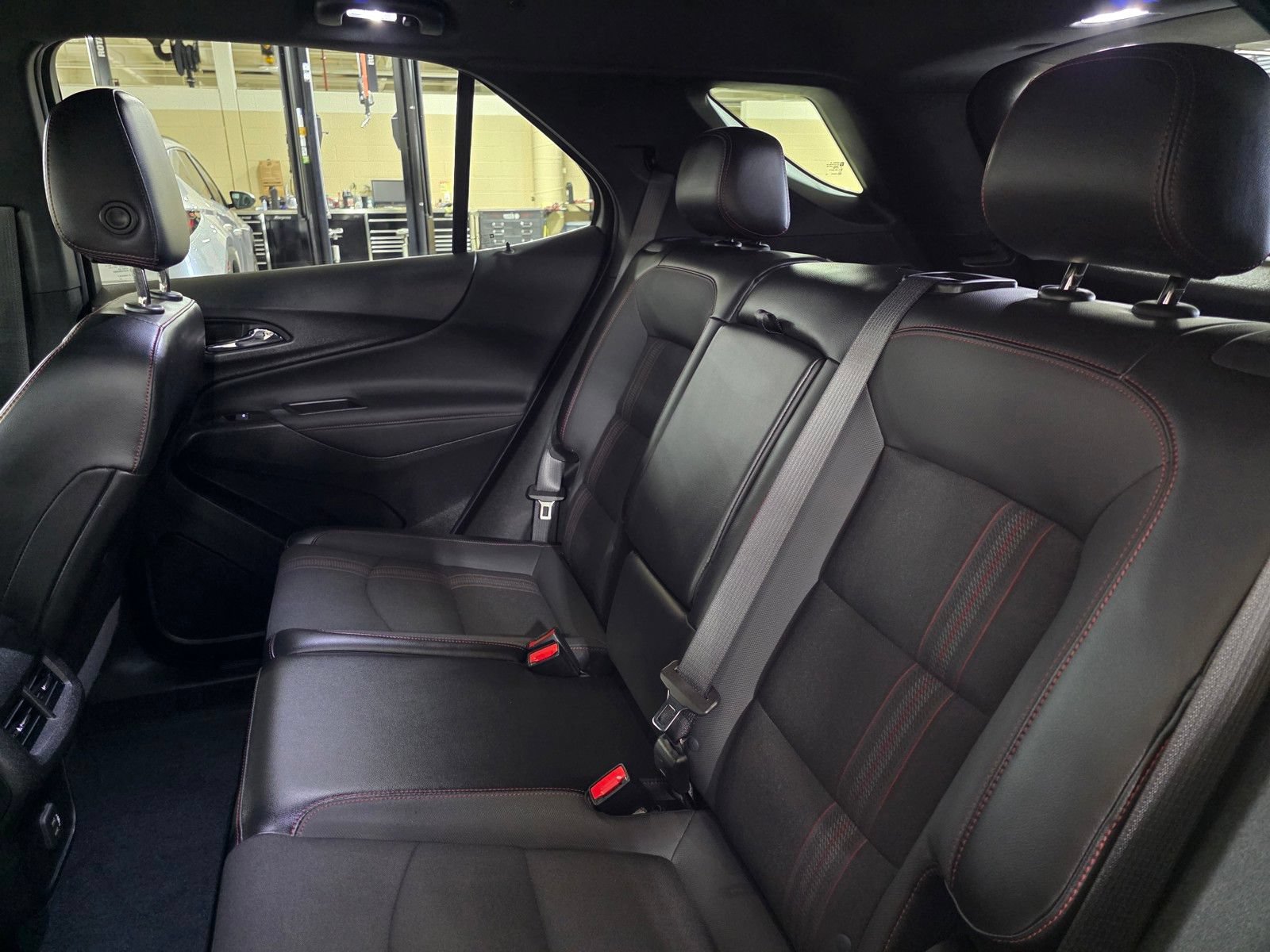 Used 2022 Chevrolet Equinox RS FWD image 14