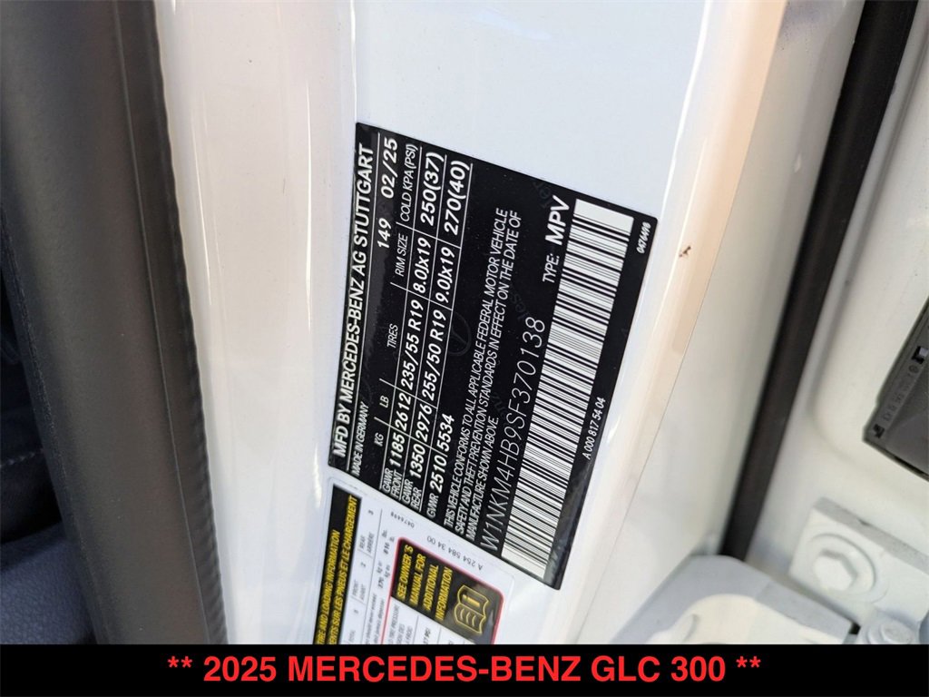 Used 2025 Mercedes-Benz GLC 300 GLC 300 image 31