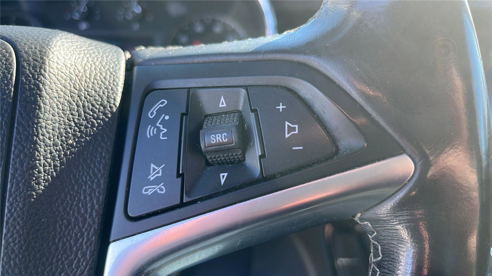 Used 2019 Buick Encore Essence image 8