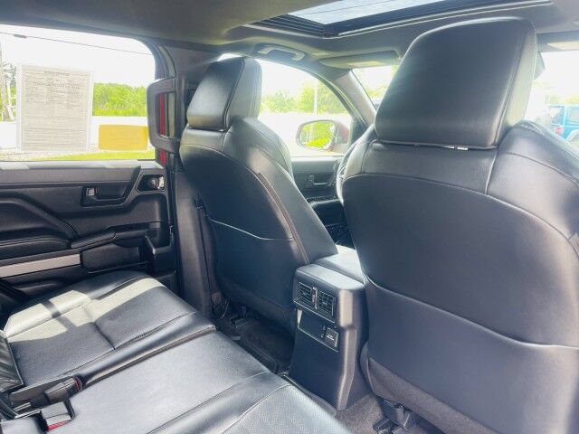Used 2025 Toyota 4Runner TRD Off-Road Premium AWD/4WD image 14