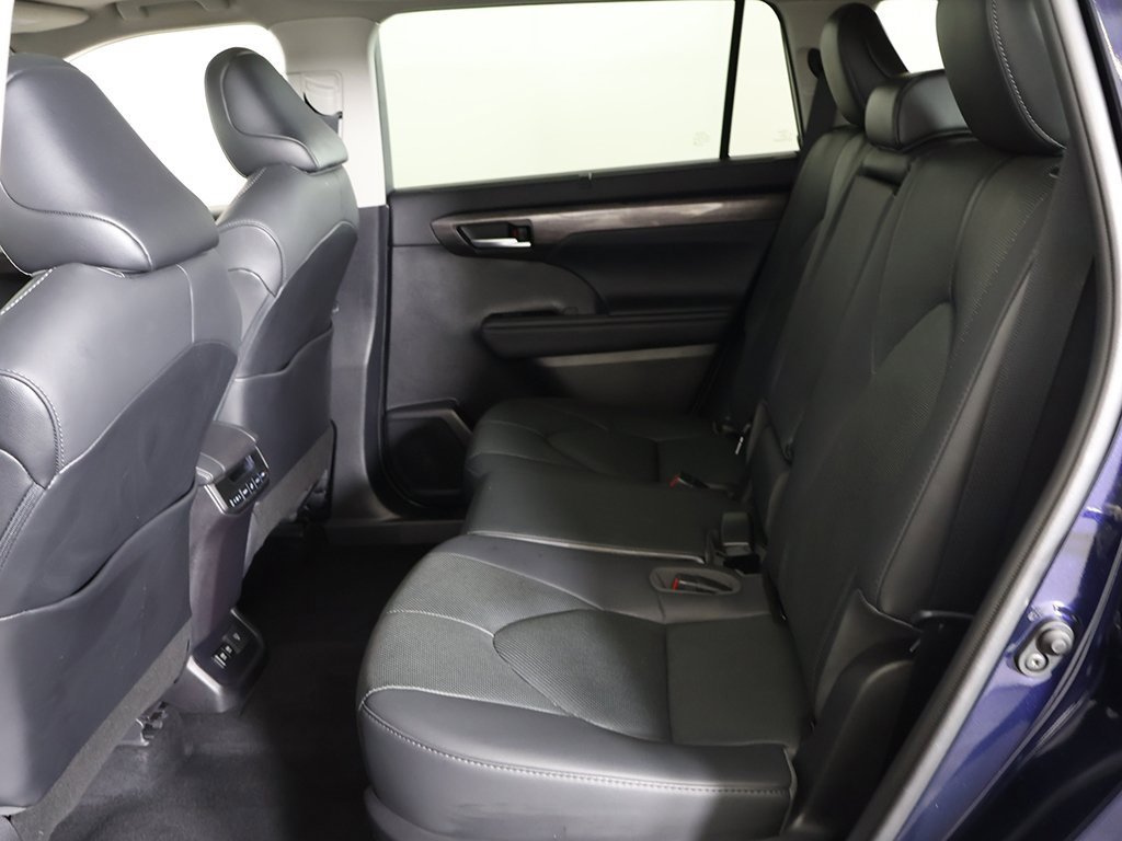 Used 2020 Toyota Highlander Limited image 34