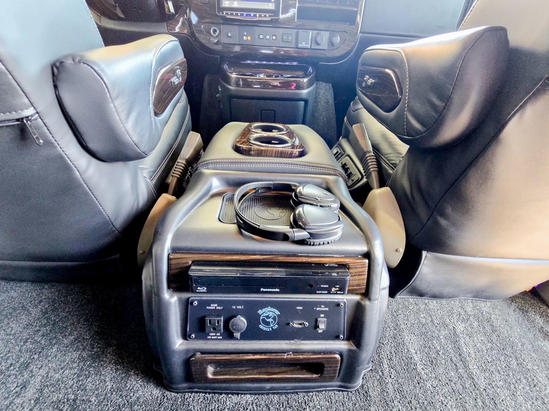Used 2025 GMC Savana 2500 RWD image 40