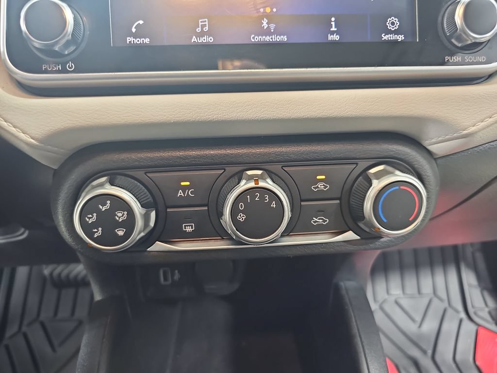 Used 2021 Nissan Versa SV FWD image 27