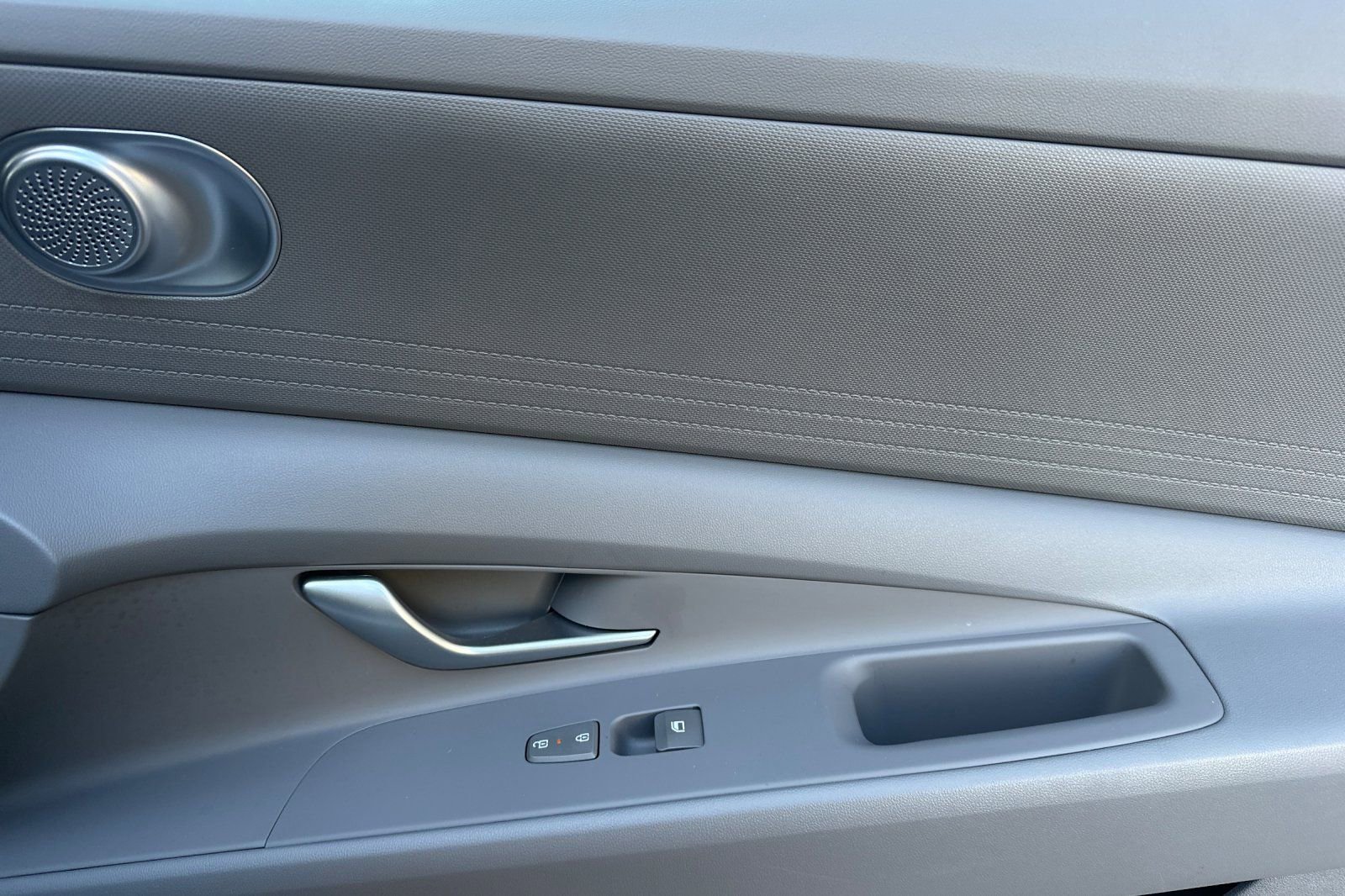 Certified 2025 Hyundai Elantra Blue image 18