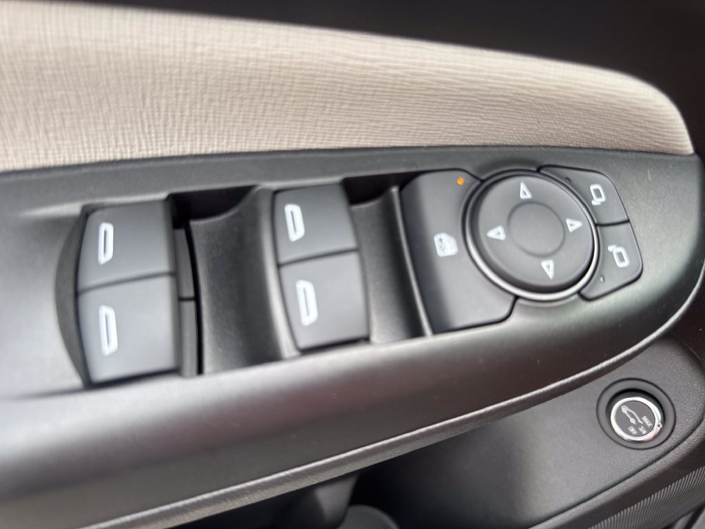 New 2026 Buick Envista Sport Touring FWD image 17