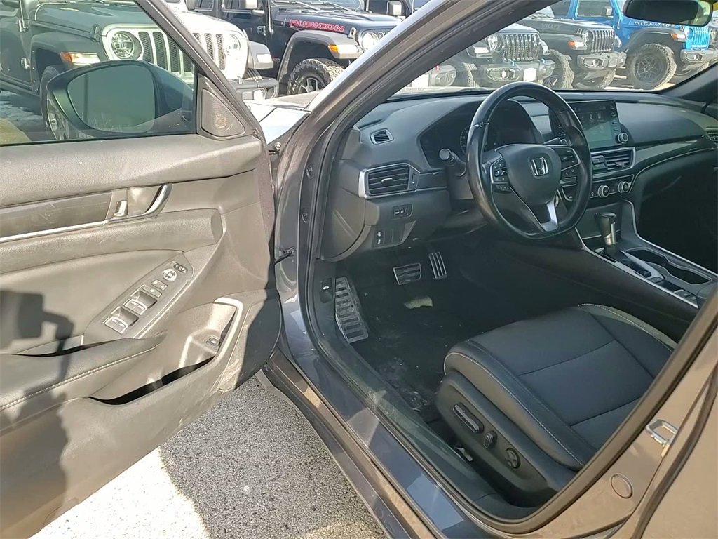 Used 2020 Honda Accord Sport image 9