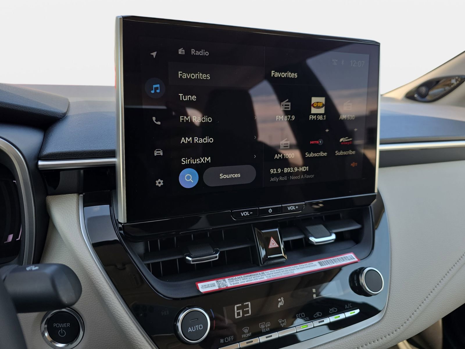 Used 2025 Toyota Corolla XLE image 16