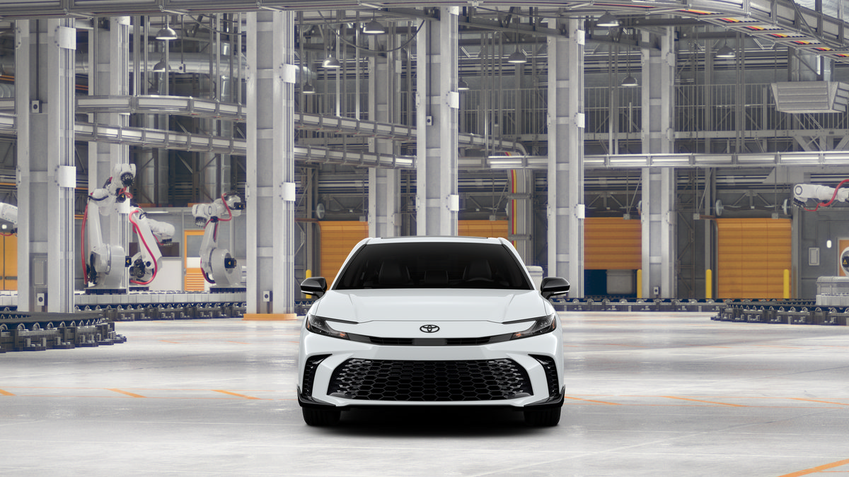 New 2026 Toyota Camry Hybrid w/ Multimedia Upgrade Package FWD image 17