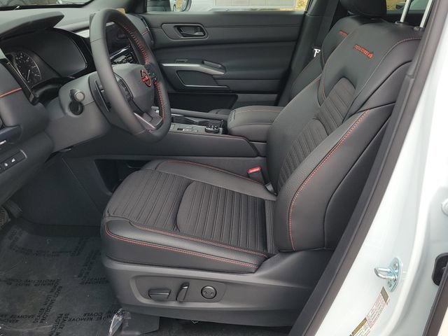 New 2026 Nissan Pathfinder Rock Creek AWD/4WD image 9