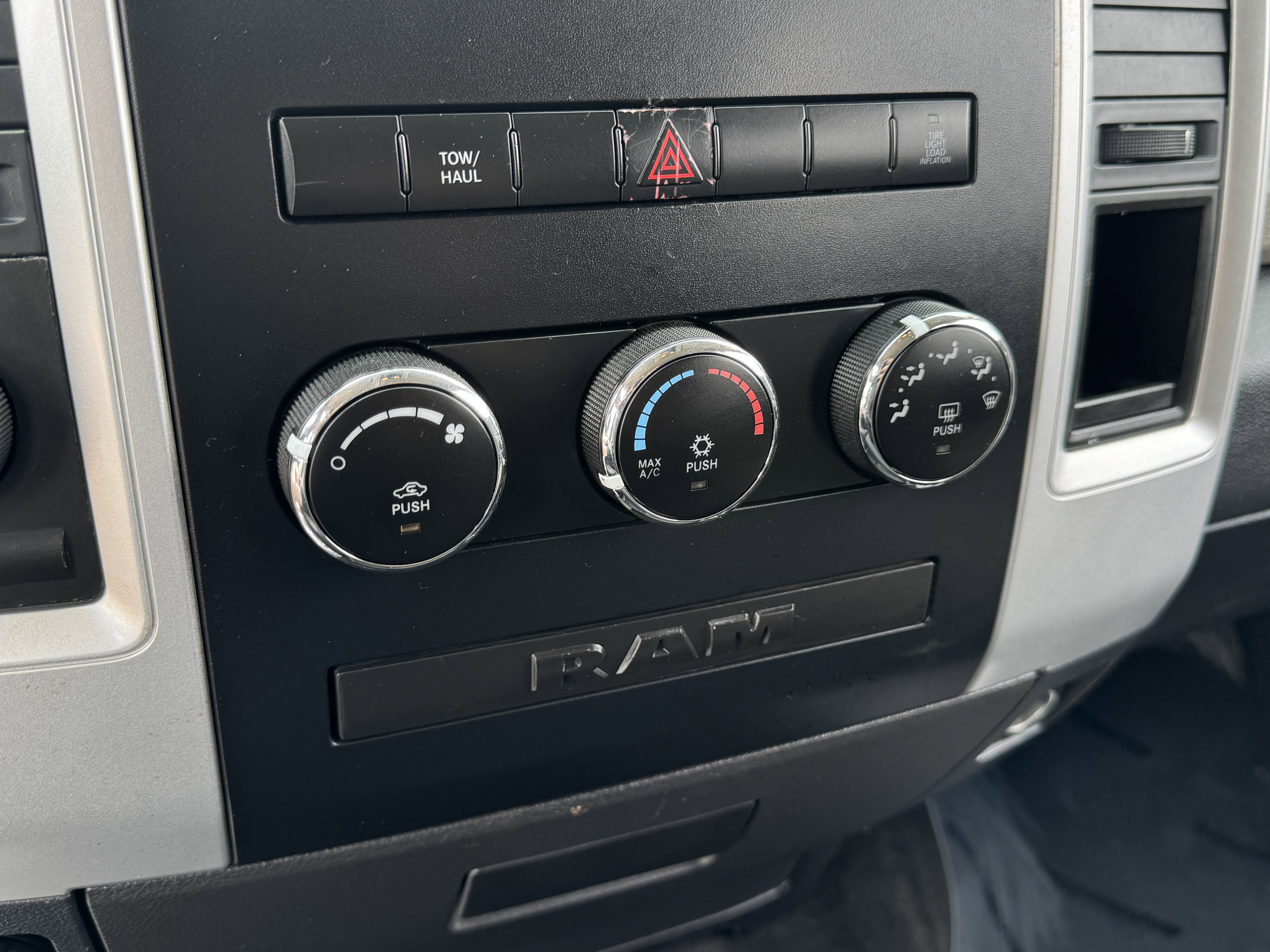 Used 2011 RAM 2500 Big Horn image 23