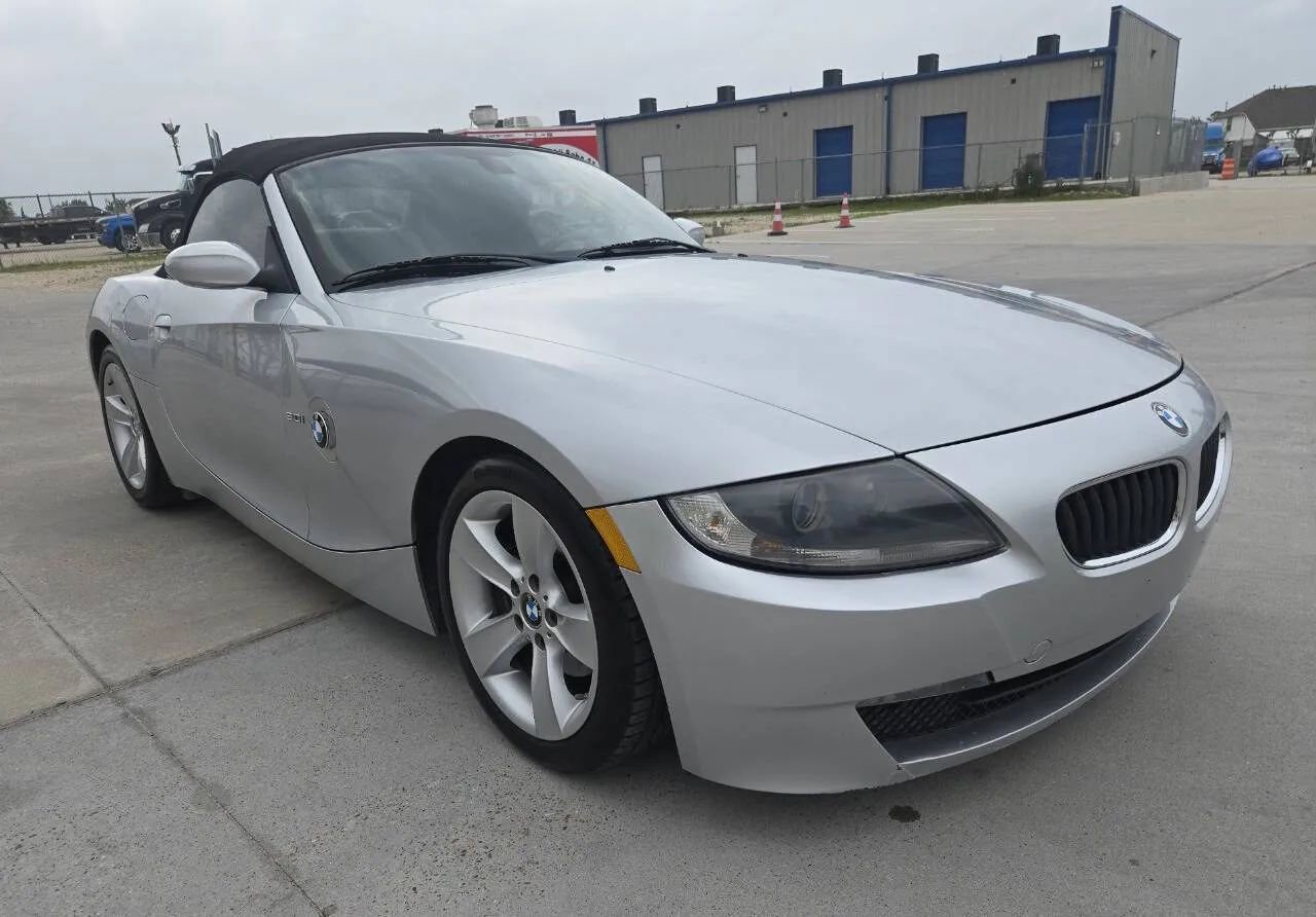 Used 2007 BMW Z4 3.0i image 4