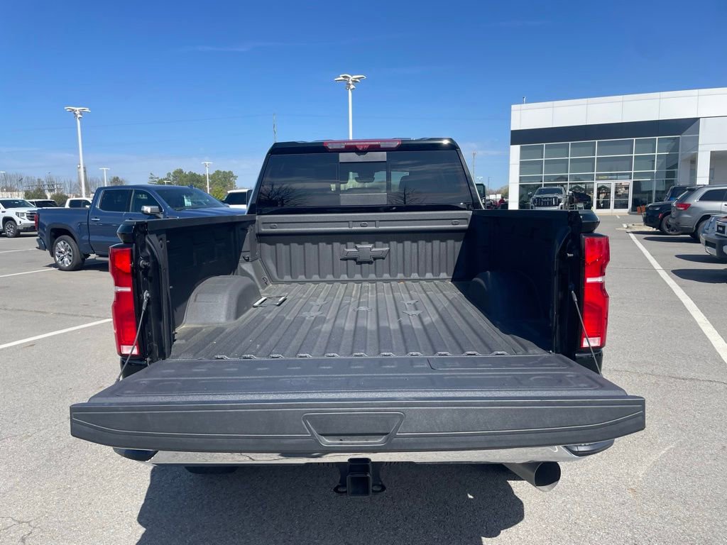 Used 2024 Chevrolet Silverado 2500 LTZ w/ LTZ Plus Package image 6