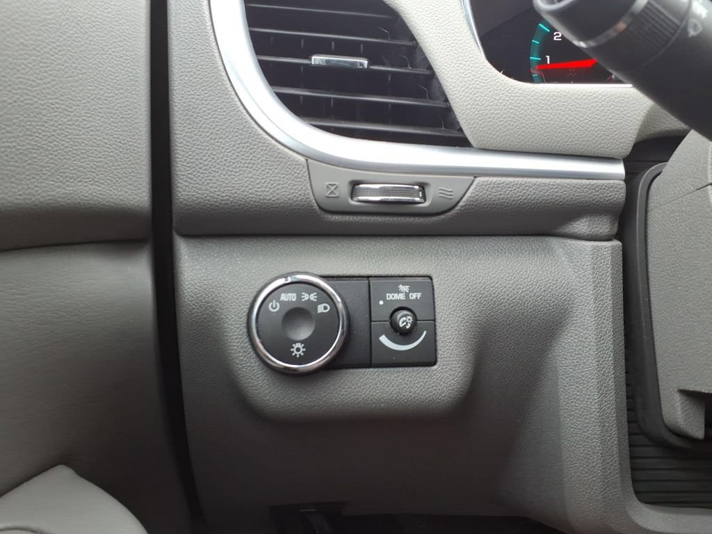 Used 2017 Chevrolet Traverse LS FWD image 14