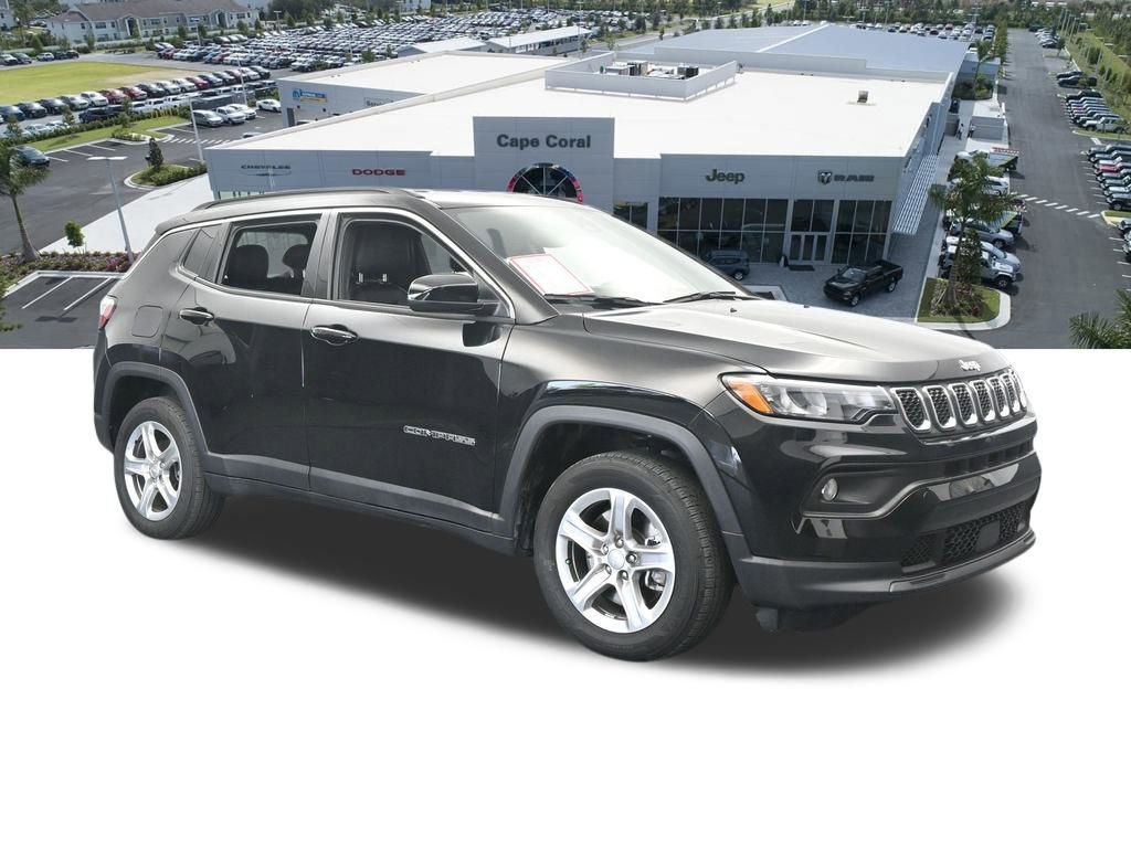 Used 2024 Jeep Compass Latitude image 10