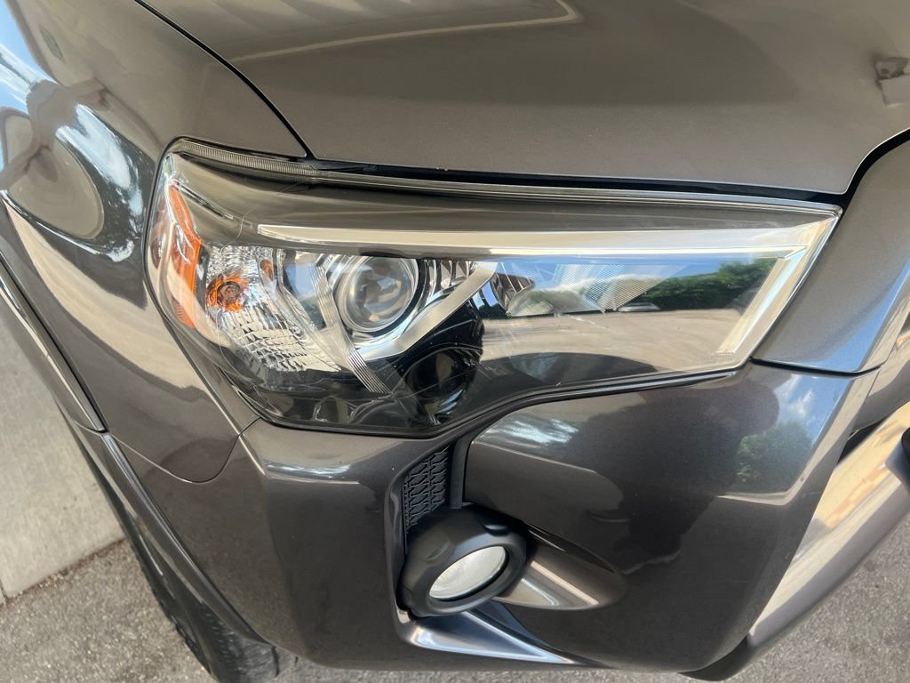 Used 2018 Toyota 4Runner SR5 Premium AWD/4WD image 27