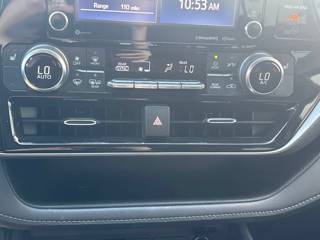 Used 2022 Toyota Highlander XLE AWD/4WD image 14