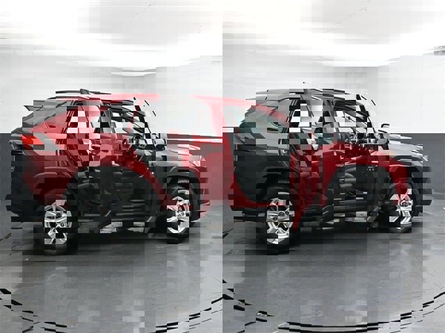 Used 2021 Toyota RAV4 XLE w/ Convenience Package image 29