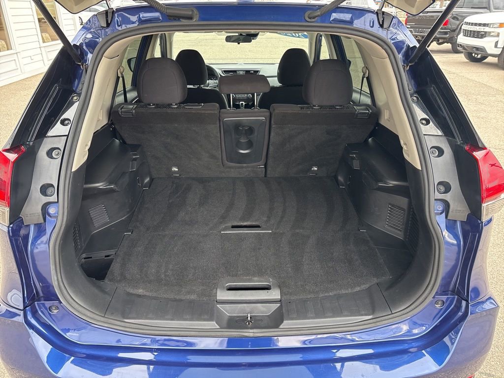 Used 2020 Nissan Rogue SV image 10