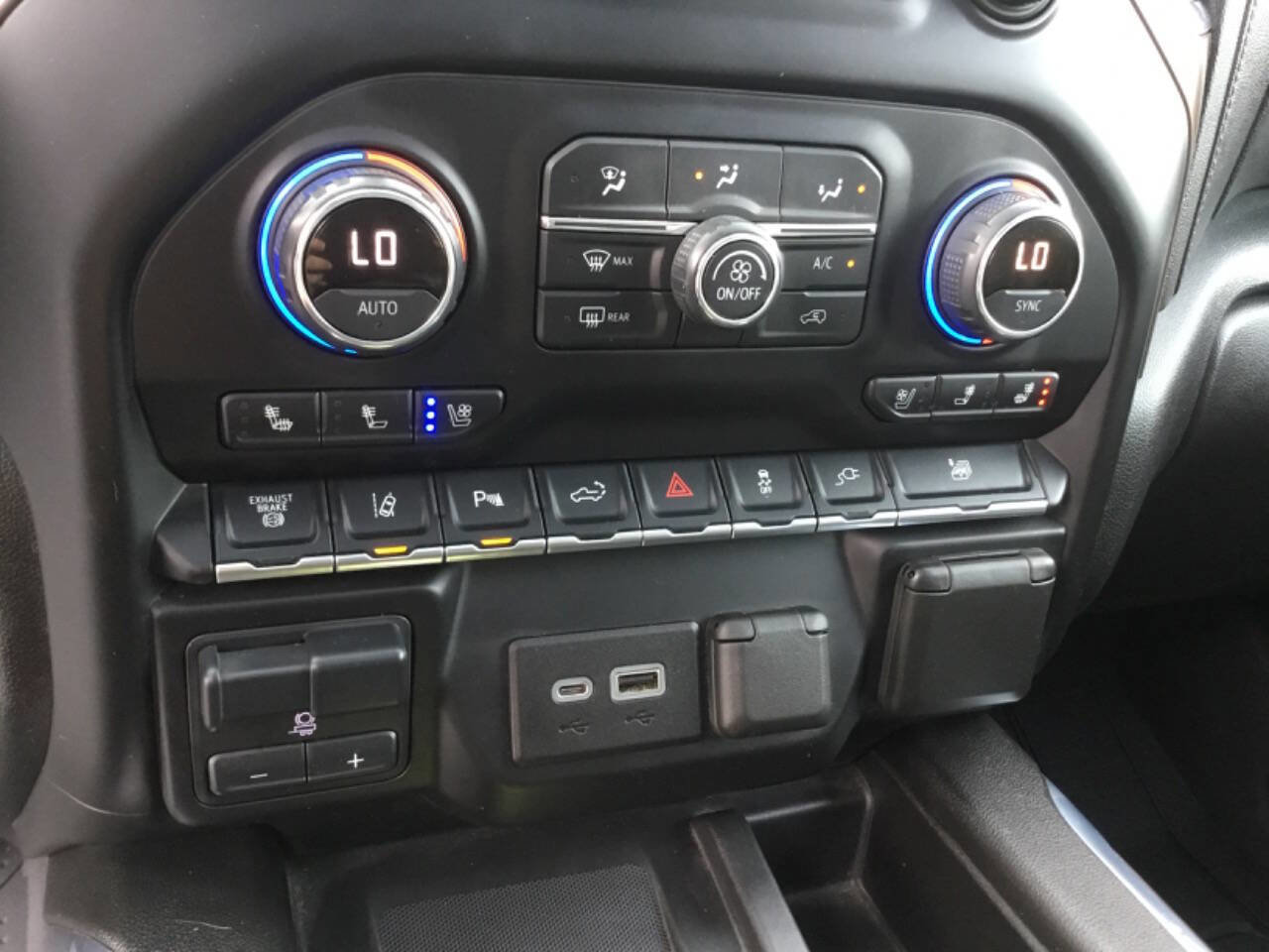 Used 2021 Chevrolet Silverado 2500 High Country image 7