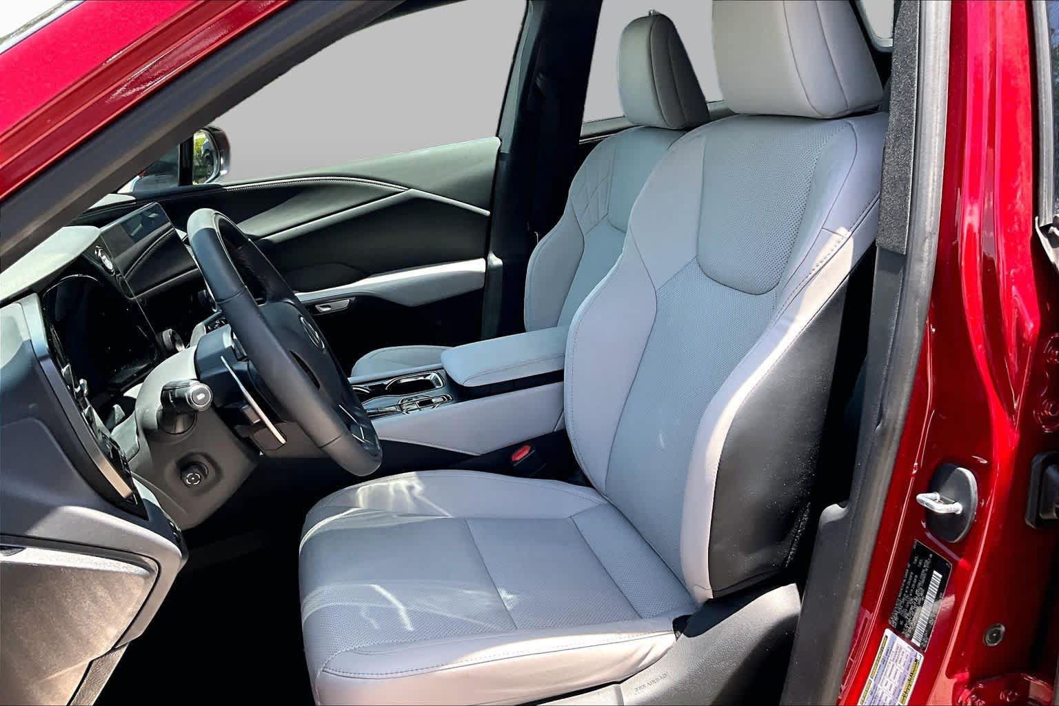 Used 2024 Lexus RX 350h w/ Accessory Package (Z1) AWD/4WD image 8