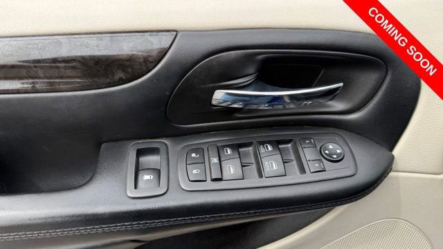 Used 2018 Dodge Grand Caravan SE w/ UConnect Hands-Free Group image 13