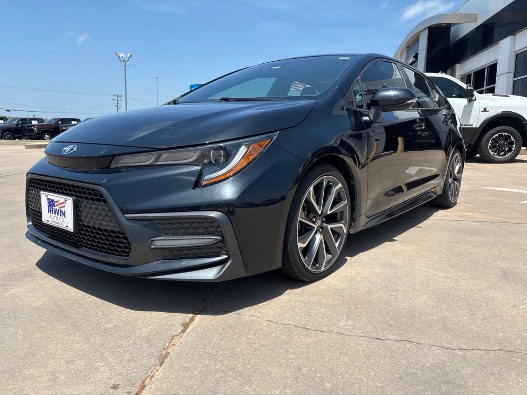 Used 2020 Toyota Corolla SE w/ SE Premium Package FWD image 2