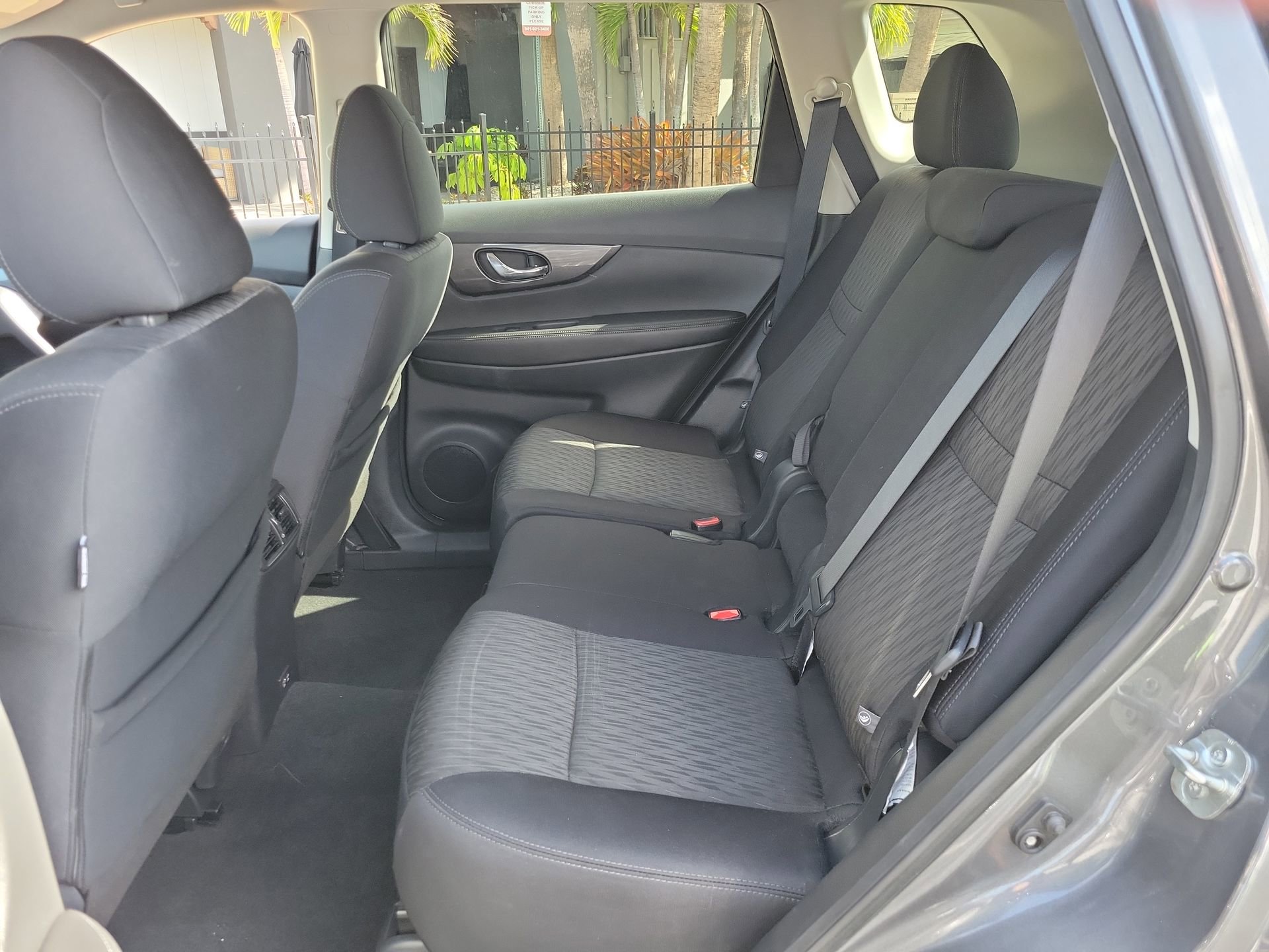 Used 2019 Nissan Rogue S w/ Special Edition Package FWD image 18