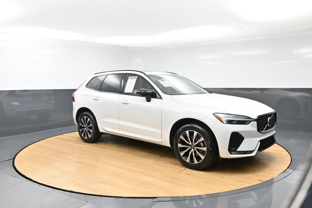 Used 2024 Volvo XC60 B5 Core w/ Protection Package Premier AWD/4WD image 39