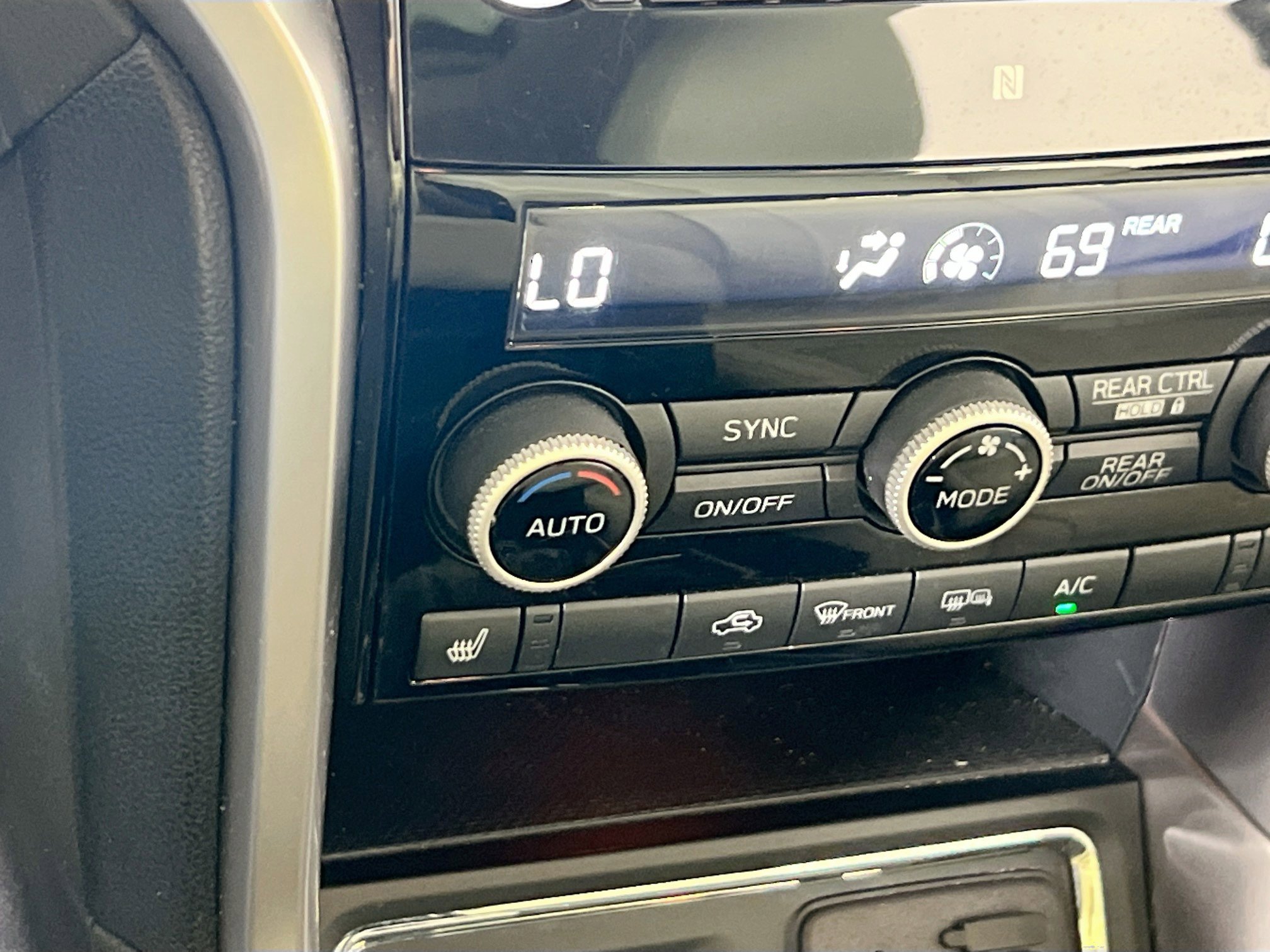 Used 2021 Subaru Ascent Limited w/ Technology Package image 20