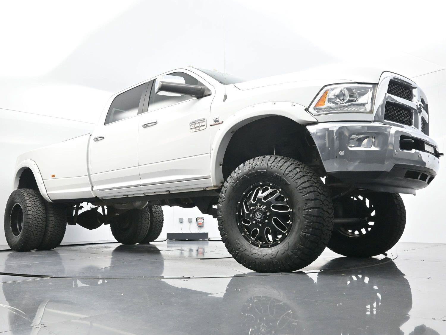 Used 2018 RAM 3500 Laramie Longhorn w/ Longhorn Southfork Package AWD/4WD image 44