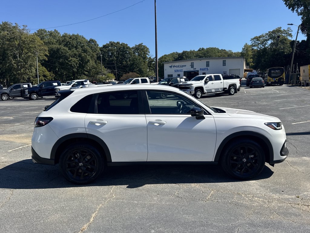 Used 2025 Honda HR-V Sport image 8