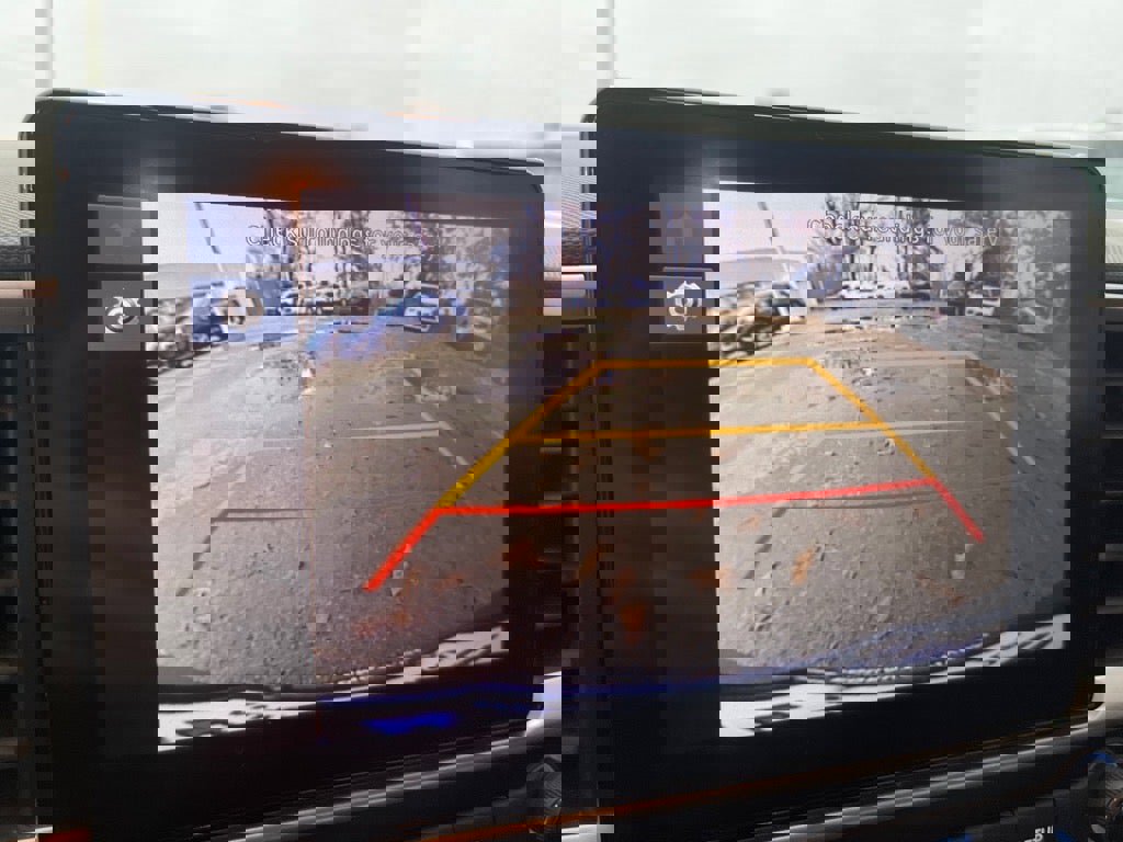 Used 2024 Hyundai Venue SEL image 13