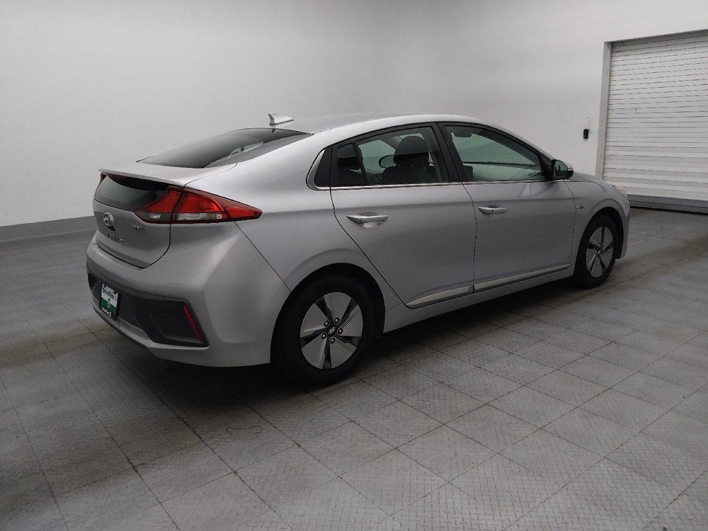 Used 2020 Hyundai Ioniq SE FWD image 10