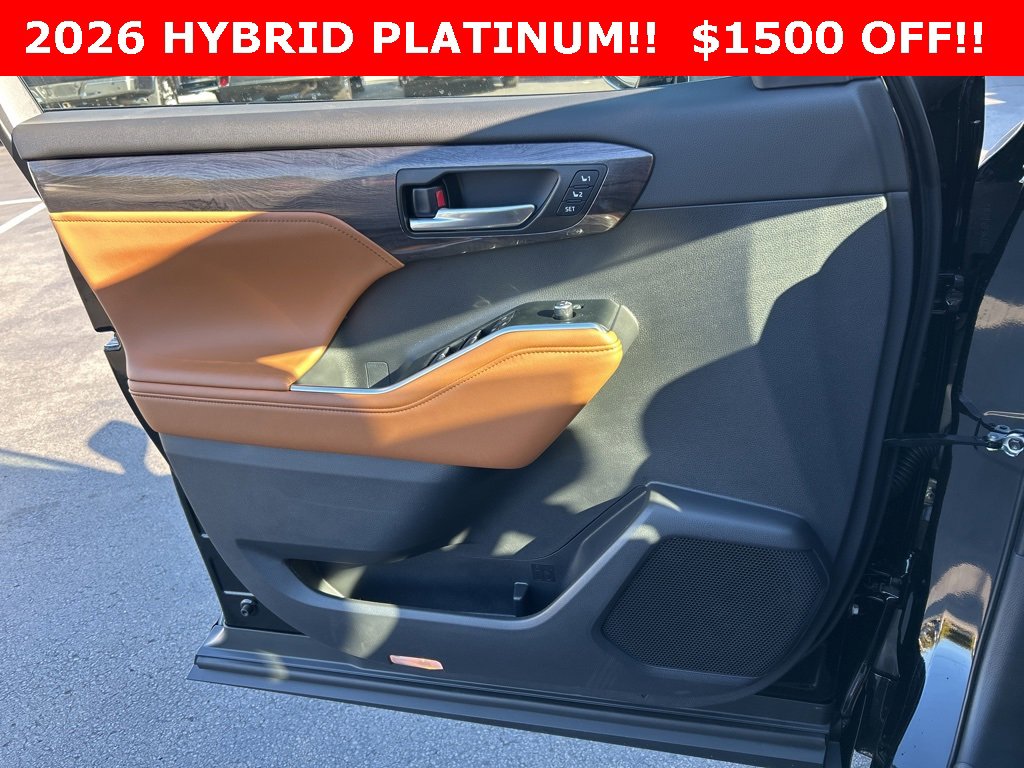 New 2026 Toyota Highlander Platinum image 19