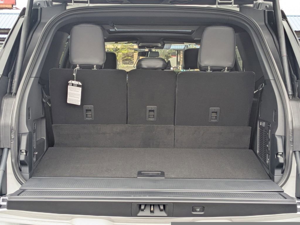 New 2025 Ford Expedition Platinum w/ Stealth Performance Package image 13