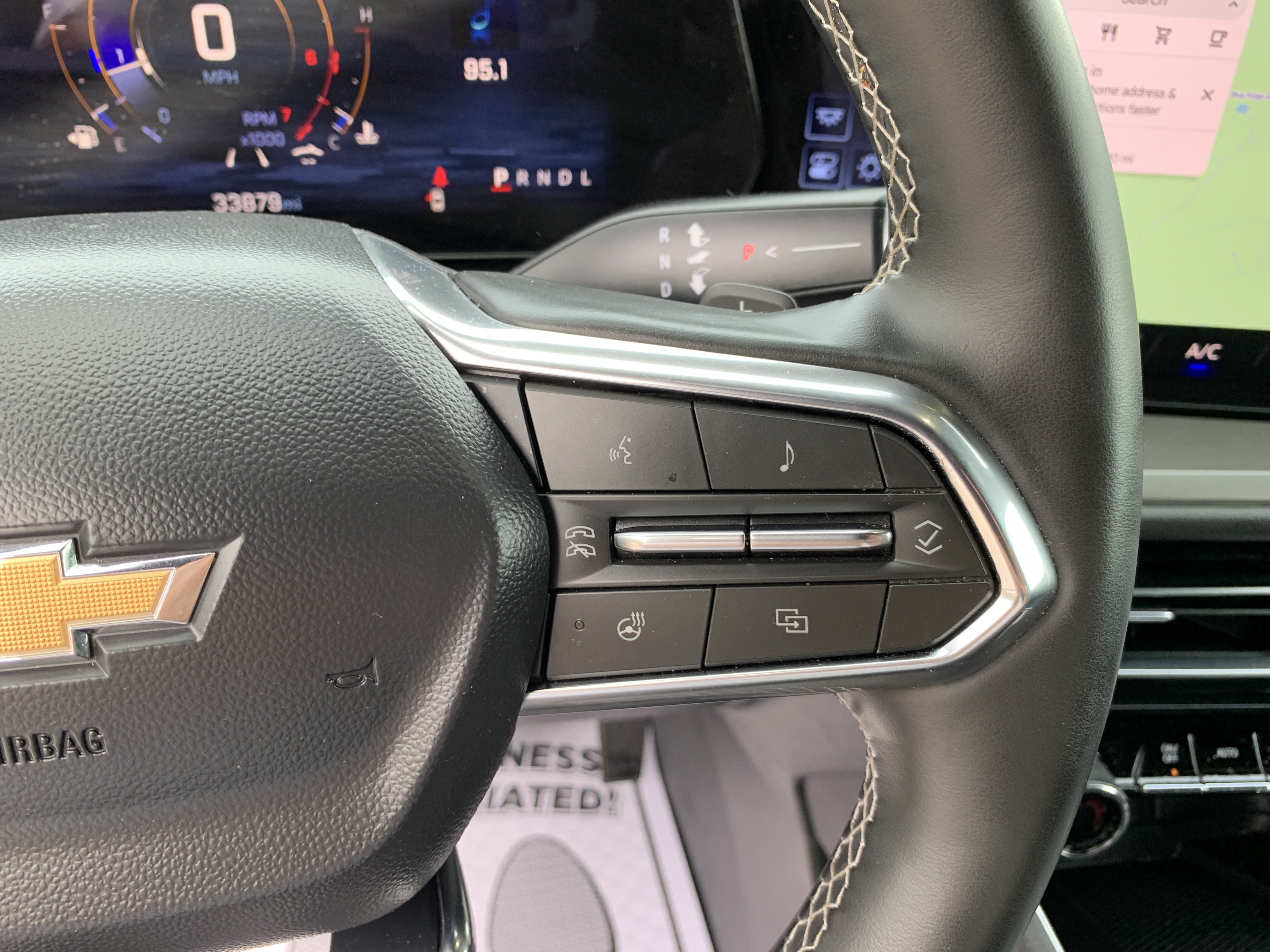 Used 2025 Chevrolet Traverse LT FWD image 28