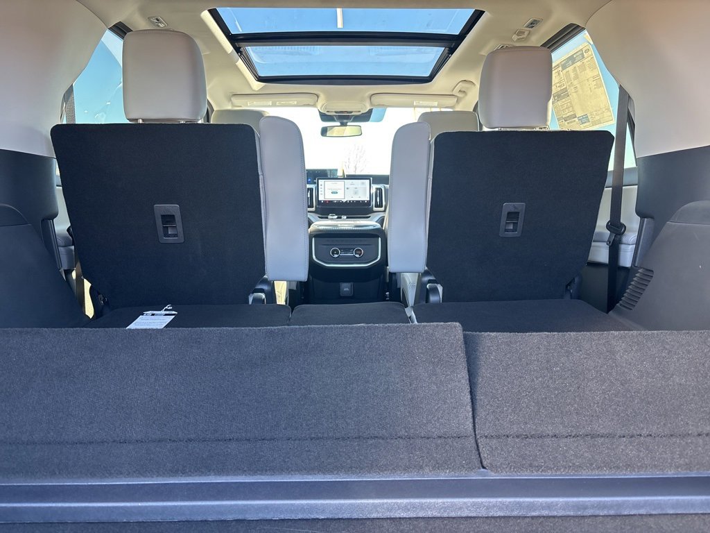 New 2026 Ford Expedition Active image 10