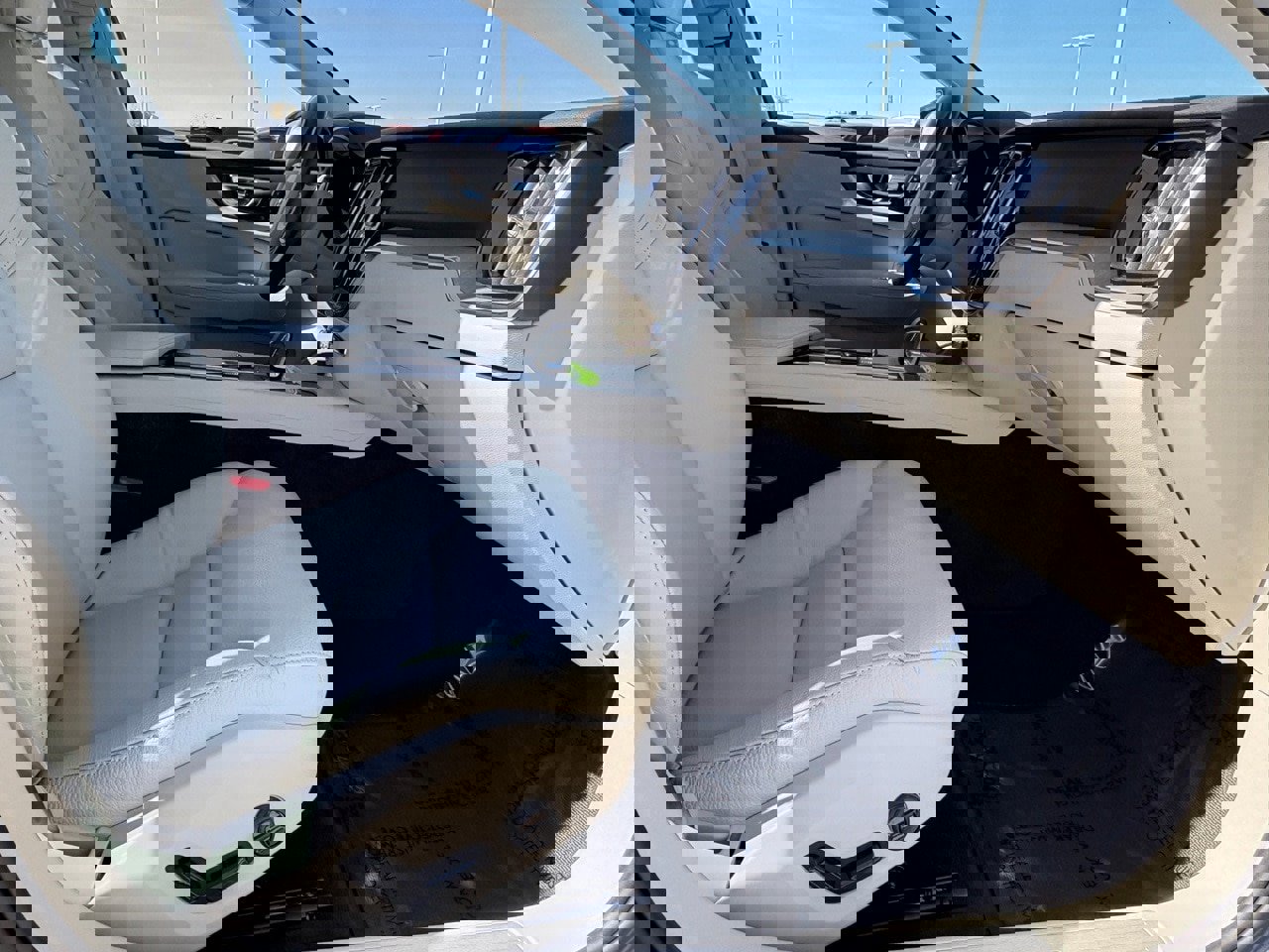 Certified 2023 Volvo S60 B5 Plus image 29