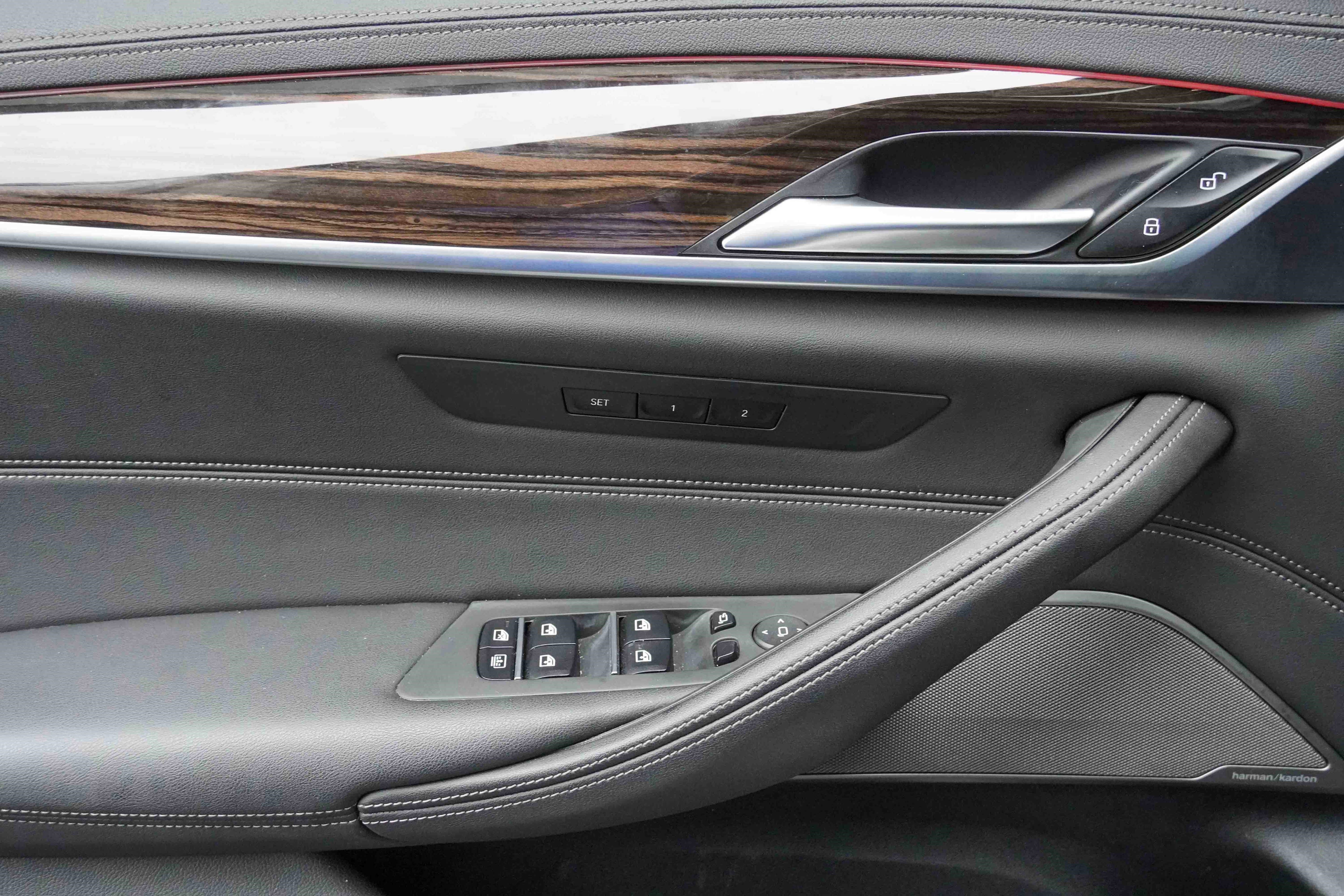 Used 2022 BMW M550i xDrive w/ Executive Package image 16